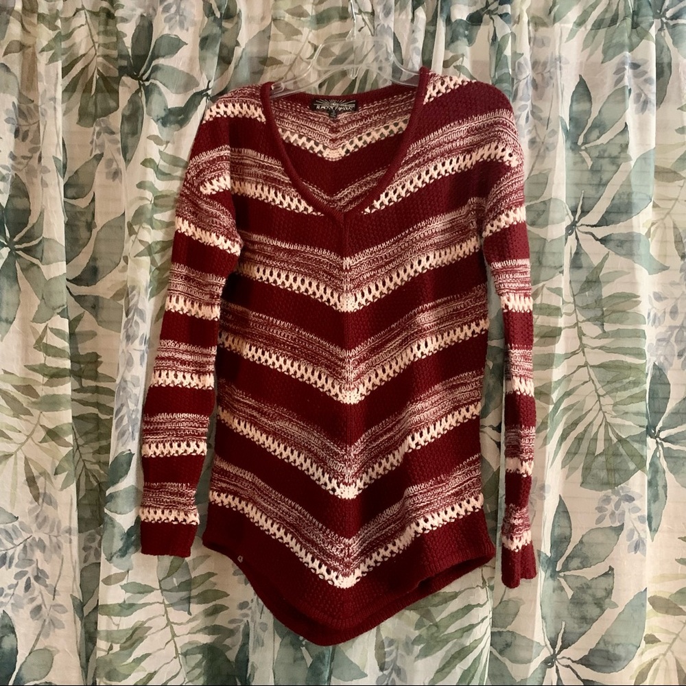 Almost Famous, Burgundy & Cream Sweater, Small